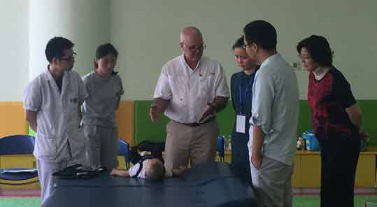James Benjamin Renfroe, Neurologist from US held a consultation in Child Health Care Department